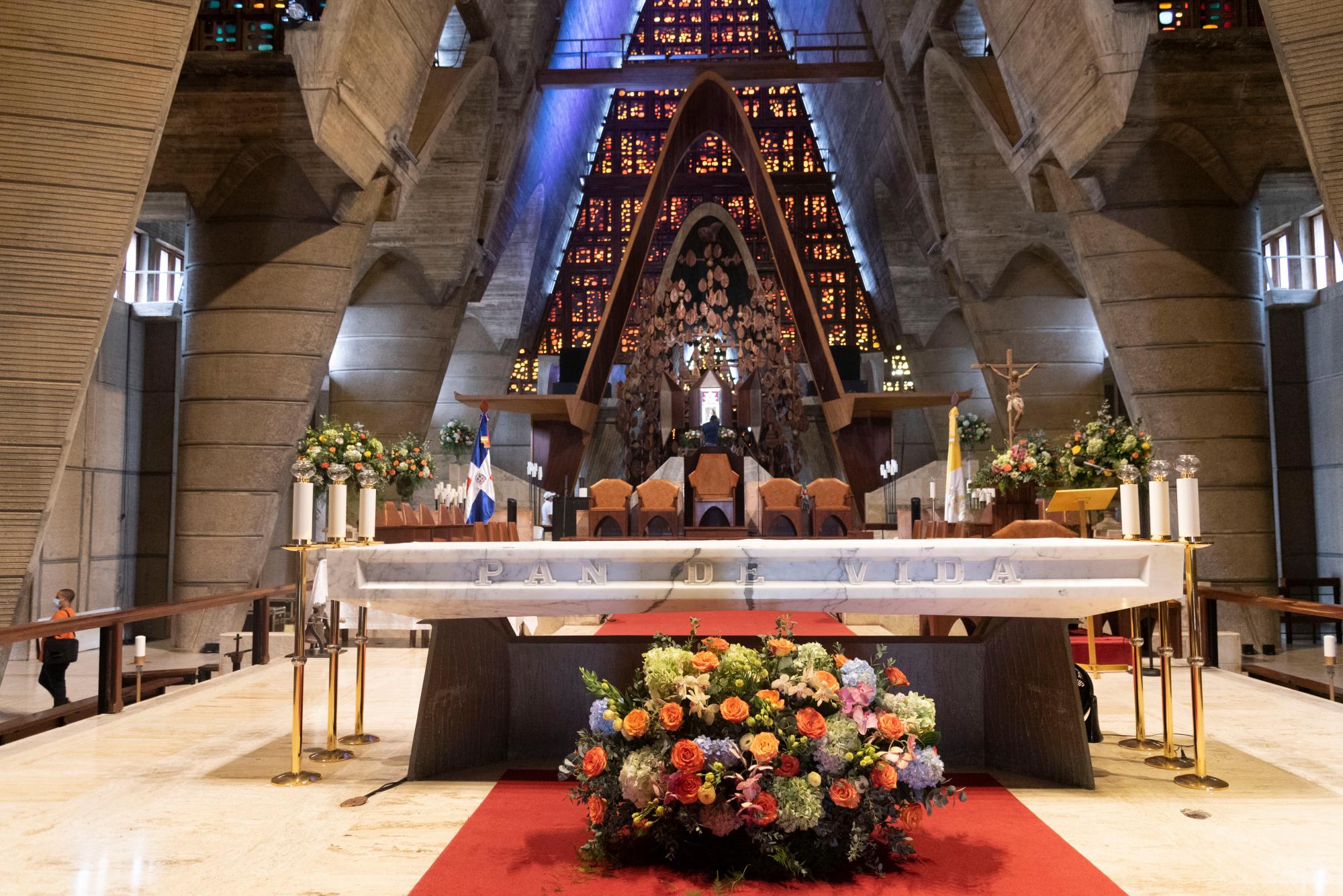 La majestuosidad del altar estuvo como cada año.