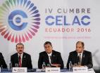 De izquierda a derecha, el presidente de República Dominicana, Danilo Medina; el presidente de Ecuador, Rafael Correa y el presidente de Costa Rica, Luis Solís.