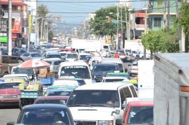 El caos en el tránsito es una jornada habitual para conductores consultados por Diario Libre.