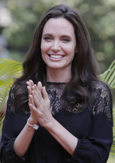 Angelina Jolie estrena película sobre el genocidio camboyano