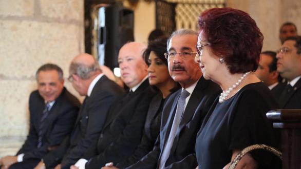 Presidente Medina ofrece condolencias a familiares de Imbert Barrera 