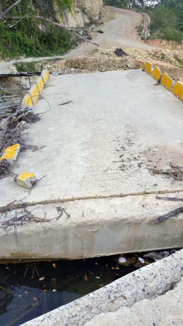 Tres puentes han colapsado en comunidades de la provincia Espaillat 