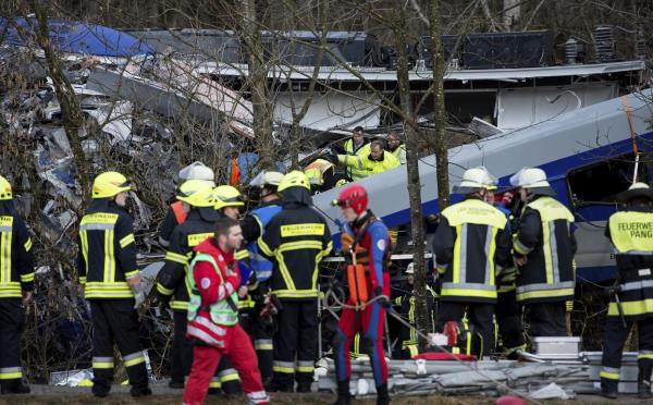 Al menos ocho muertos y unos 150 heridos en colisión de dos trenes en Alemania