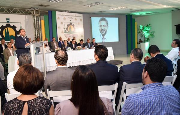 Guillermo Moreno presenta su plan de Gobierno ante el empresariado de Santiago