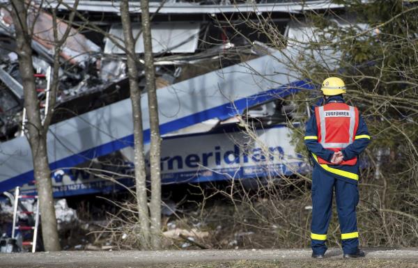 Al menos 10 muertos en peor accidente ferroviario en Alemania en cinco años