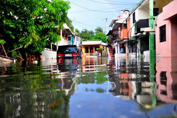 Lluvias dejan más de 100 casas inundadas en sector de Santiago