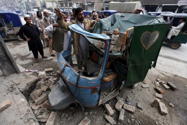 Al menos 70 muertos en sismo que remece el sur de Asia