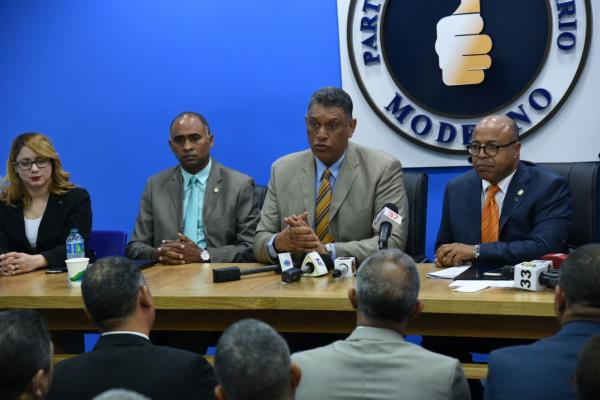 PRSC considera absurda excusa de que Danilo Medina no puede intervenir en el diálogo