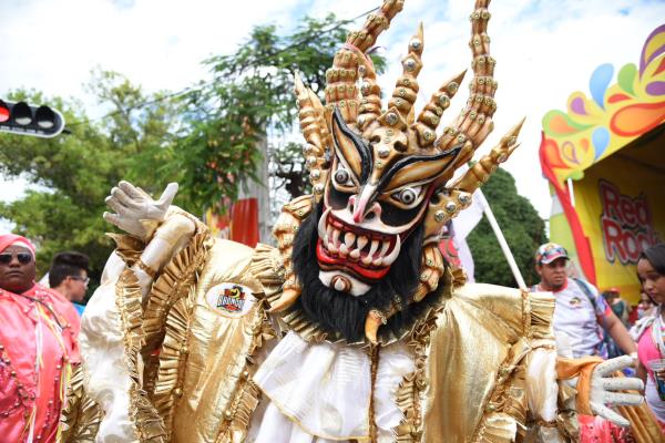 Carnaval dominicano, síntesis de la música y la imaginación popular del país