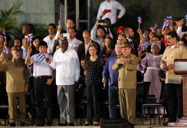 En ceremonia privada fueron inhumadas las cenizas de Fidel Castro