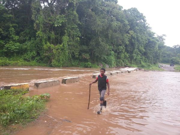 Las lluvias dejan incomunicadas a varias comunidades de Hato Mayor 
