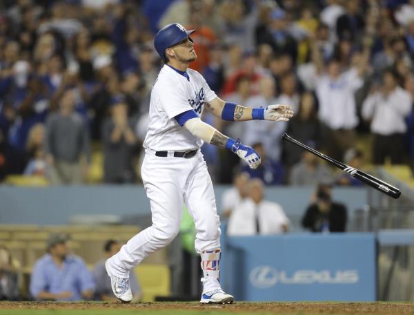 Gigantes vencen a Padres; también ganaron los Dodgers y los Cerveceros