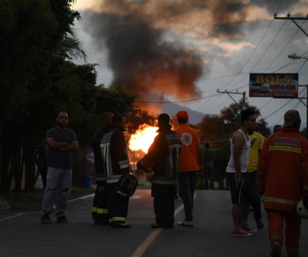 Fuego afecta planta de gas en San José de las Matas, Santiago