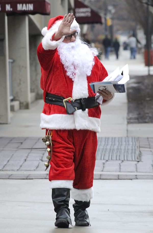 Carta de fondo de cobertura activista de Scrooge a Santa Claus