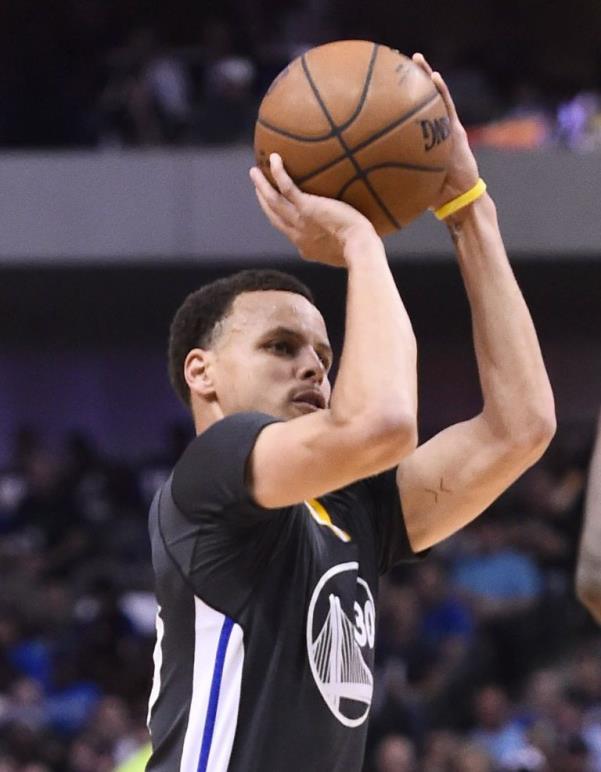 Nuggets rompen mala; Warriors superan a Miami con 42 puntos de Curry