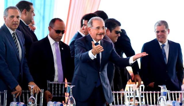 Presidente Medina inaugura 33 escuelas en un acto conjunto en Moca 