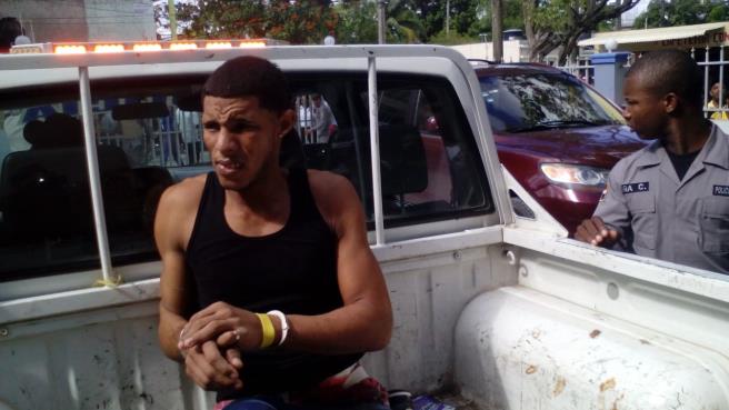 Dos presos resultan heridos de arma blanca durante riña en cárcel de Higüey