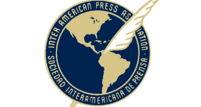 Logo de la Sociedad Interamericana de Prensa.