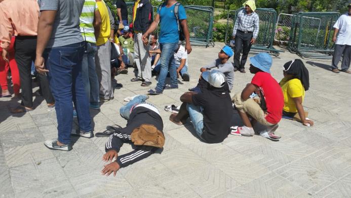 Algunos de los integrantes del grupo se desmayaron al llegar al Palacio Nacional por el agotamiento físico. 