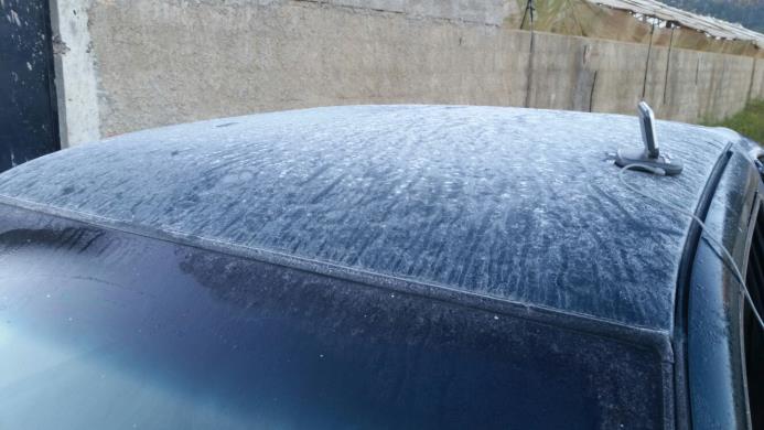 El frío congela los carros