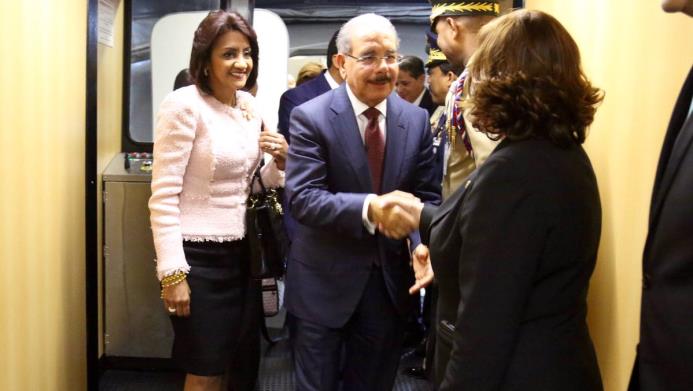 El presidente Danilo Medina llegó junto a la primera dama, Cándida Montilla de Medina.
