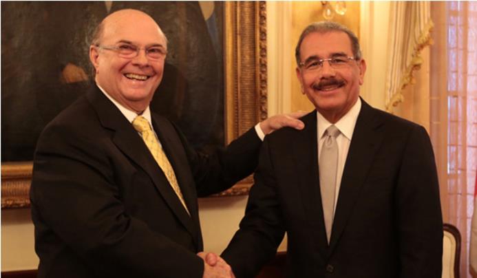 Fotografía de archivo de un encuentro entre el expresidente Hipólito Mejía y el presidente Danilo Medina.