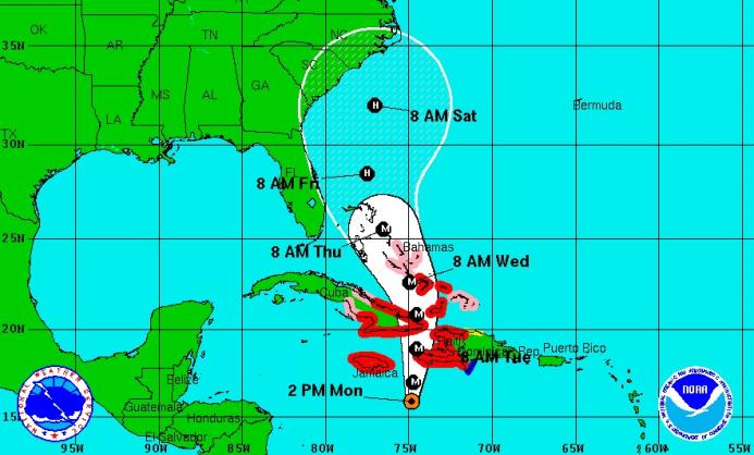 Según un probable patrón de trayectoria, “el centro de Matthew se aproximará al suroeste de Haití esta noche y al este de Cuba mañana, martes”