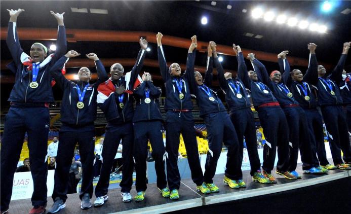 El gran zarpazo en deportes de conjunto lo dio el equipo femenino dominicano en la categoría sub-19, al llevarse el oro en el Mundial de esa categoría donde desbancó a Brasil en la lucha por el primer lugar.