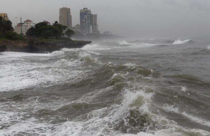 SANTO DOMINGO. Vista de fuertes olas en costas de Santo Domingo el 24 de octubre de 2012, c uno de los efectos del huracán "Sandy".
