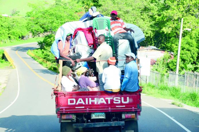 Muchas familias haitianas se marcharon ante la regularización.