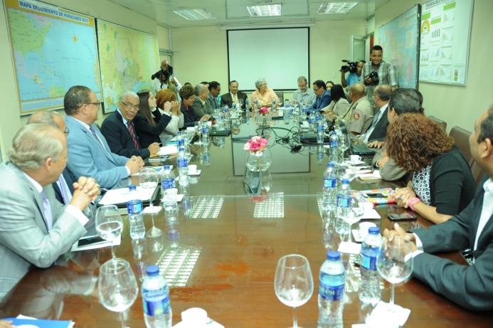 La ministra se reunió con la Comisión Nacional del Dengue.