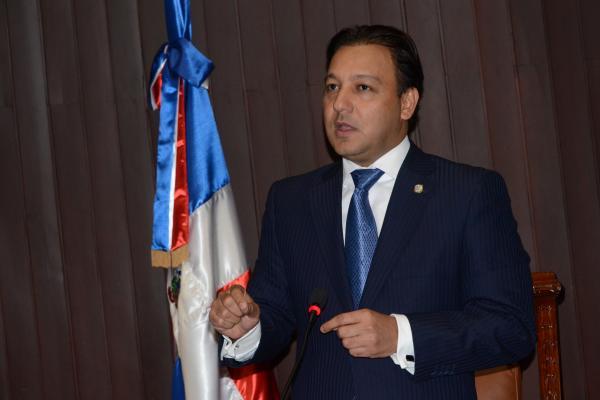 Abel Martínez, alcalde de Santiago.