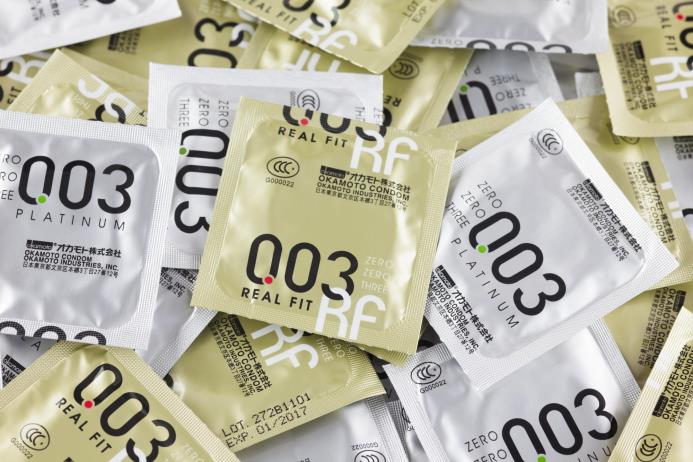 Por qué turistas chinos prefieren los condones Okamoto de Japón
