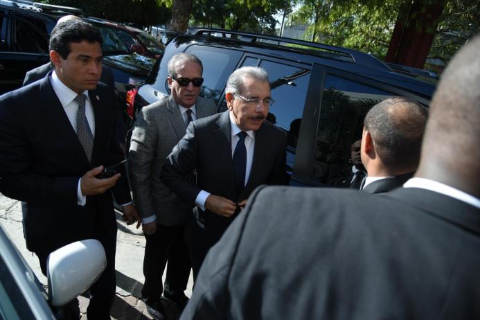 El presidente Danilo Medina estuvo hoy en Santiago para acompañar al senador Antonio Cruz.