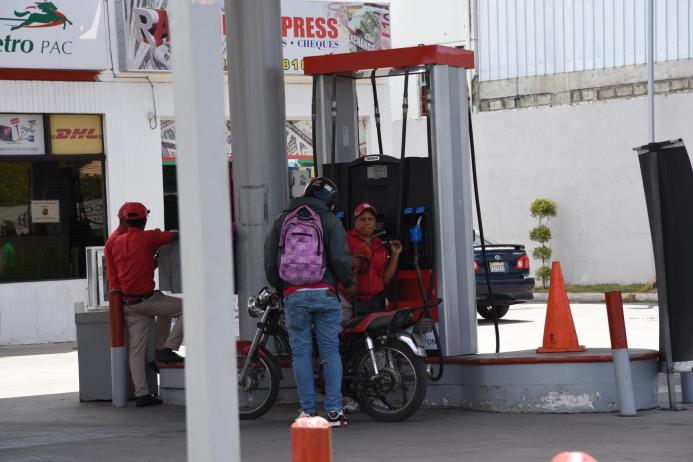 La tasa de cambio promedio para el cálculo de todos los combustibles fue de RD$45.86, según el Banco Central.