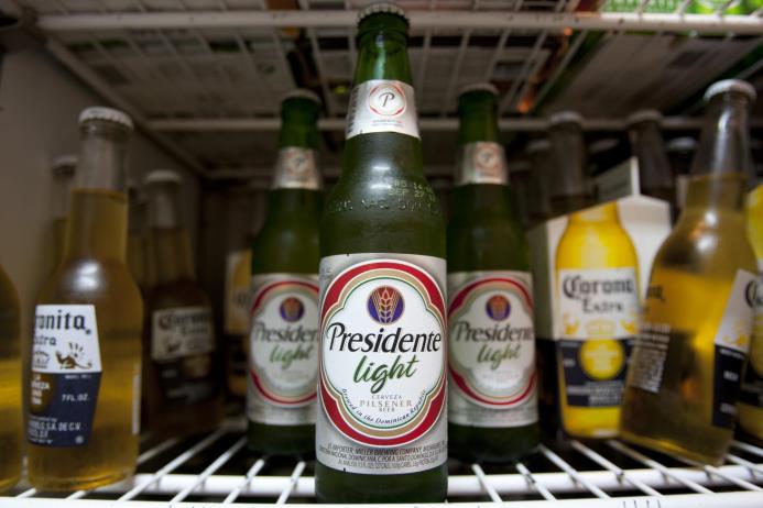  Según el estudio, el precio de la cerveza Presidente, antes de impuestos, aumentó en 52% desde 2012.