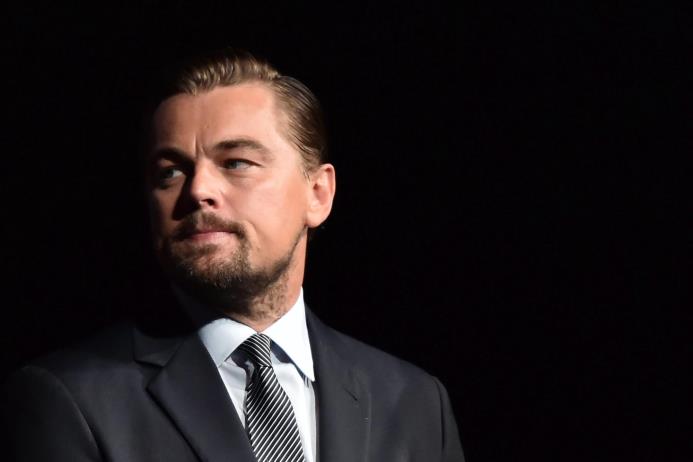 El actor estadounidense Leonardo DiCaprio, el lunes 17 de octubre de 2016, durante el estreno del documental "Before the Flood" en el Teatro de Chatelet de París (Francia). 