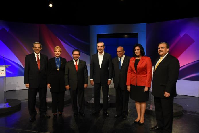  Hatuey De Camps, Soraya Aquino, Guillermo Moreno, Luis Abinader, Pelegrín Castillo, Minou Tavárez y Elías Wessin Chávez.