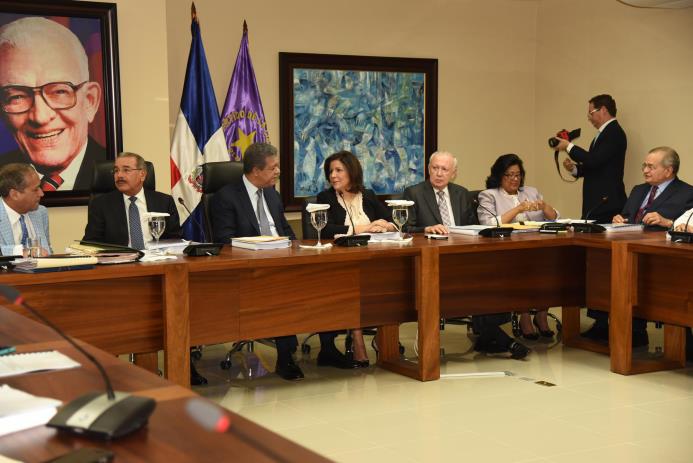 Danilo Medina y Leonel Fernández decidirán en el Senado.