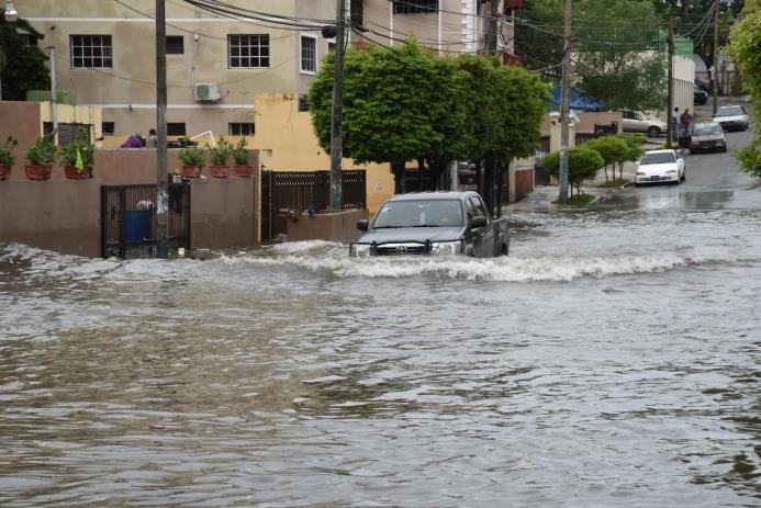 Las lluvias dejadas por el huracán Matthew han provocado inundaciones urbanas. 