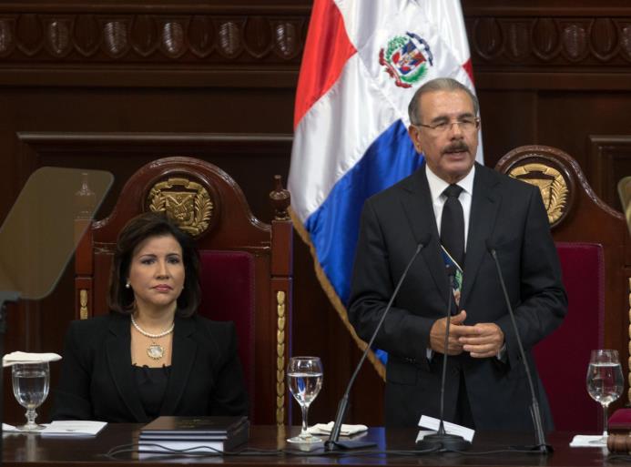 SANTO DOMINGO. El presidente Danilo Medina, acompañado por la vicepresidenta, Margarita Cedeño, habla durante la rendición de cuentas de su Gobierno ante la Asamblea Nacional.