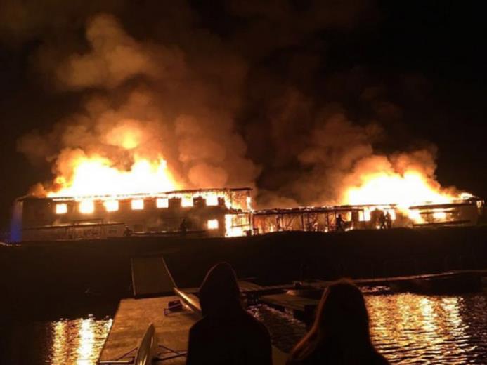 Imagen del incendio en el Centro de Entrenamiento Olímpico en Valparaíso