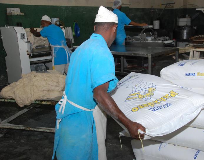 La harina es uno de los tantos productos que RD vende a Haití.