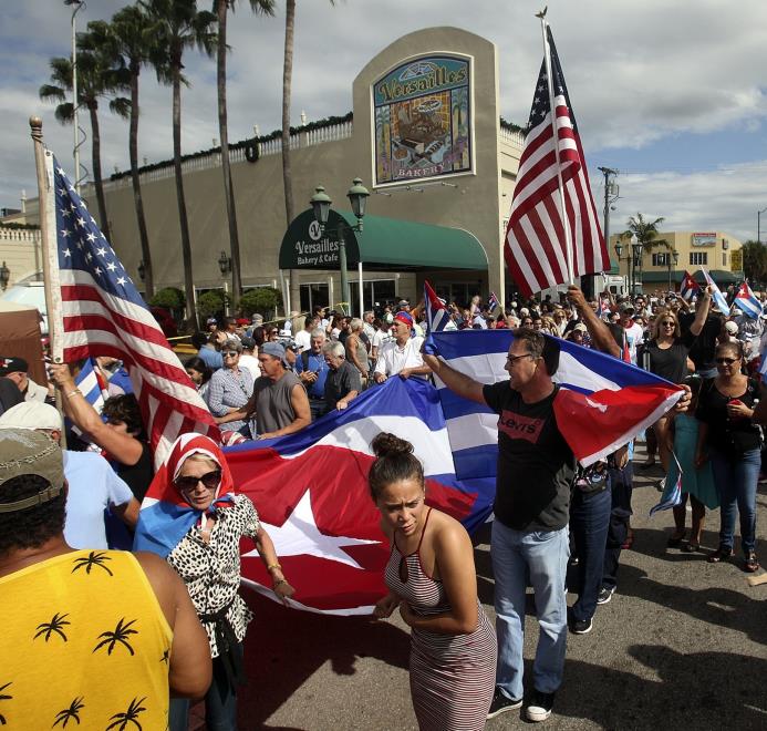 Los cubanos que residen en Miami han celebrado.