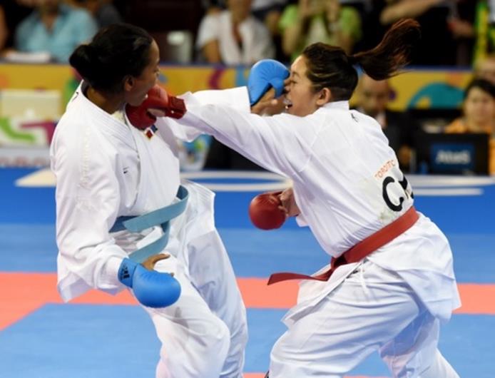 Ana Villanueva durante su combate con la chilena Gabriela Bruna, en los Juegos Panamericanos Toronto 2015.
