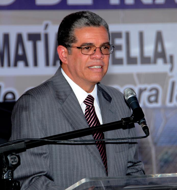 El ministro de Educación, Carlos Amarante Baret.