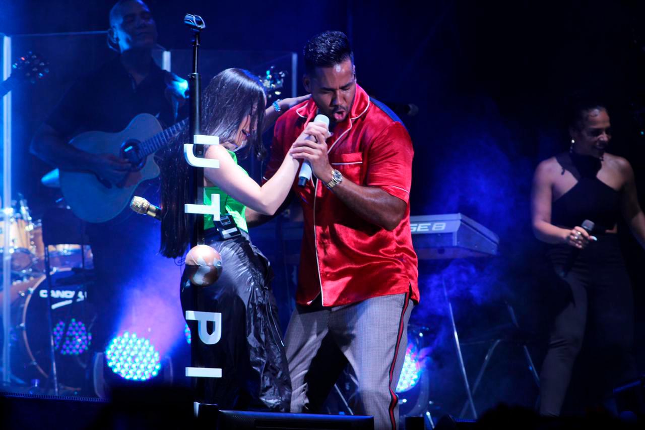 Romeo Santos arranca concierto en San Cristóbal y enloquece a fanáticos - Diario Libre