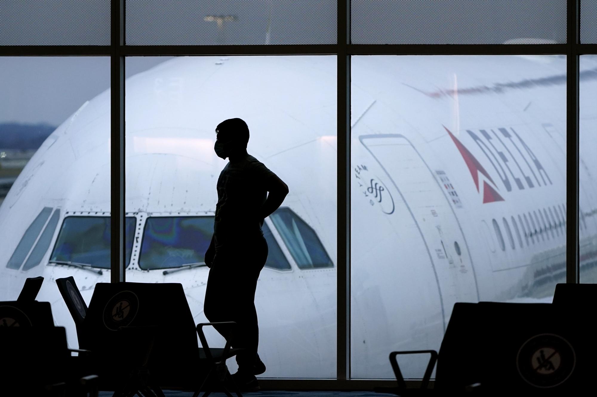 Delta cancels 100 flights due to staff shortages