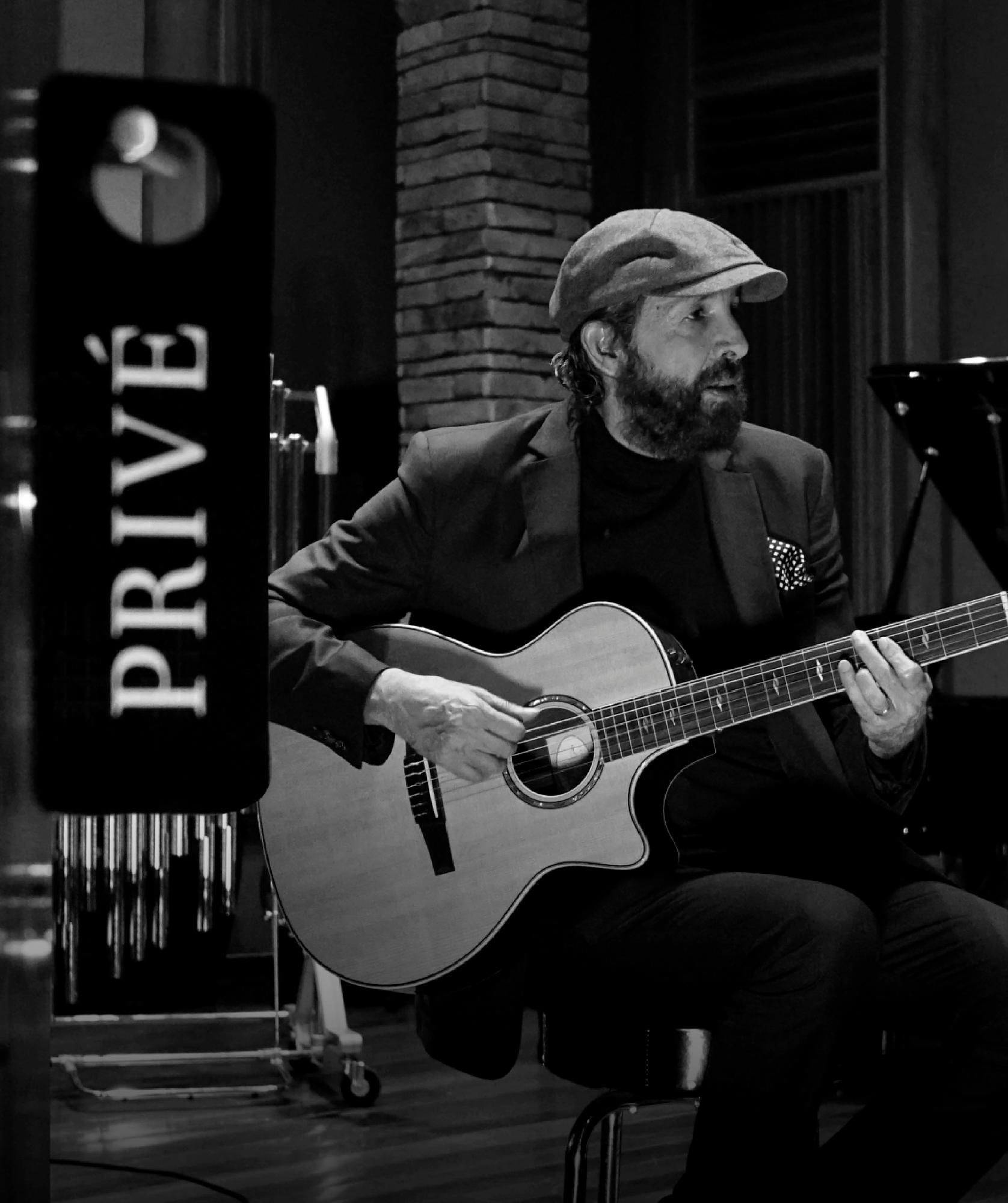 Juan Luis Guerra realizes the second part of “Private”