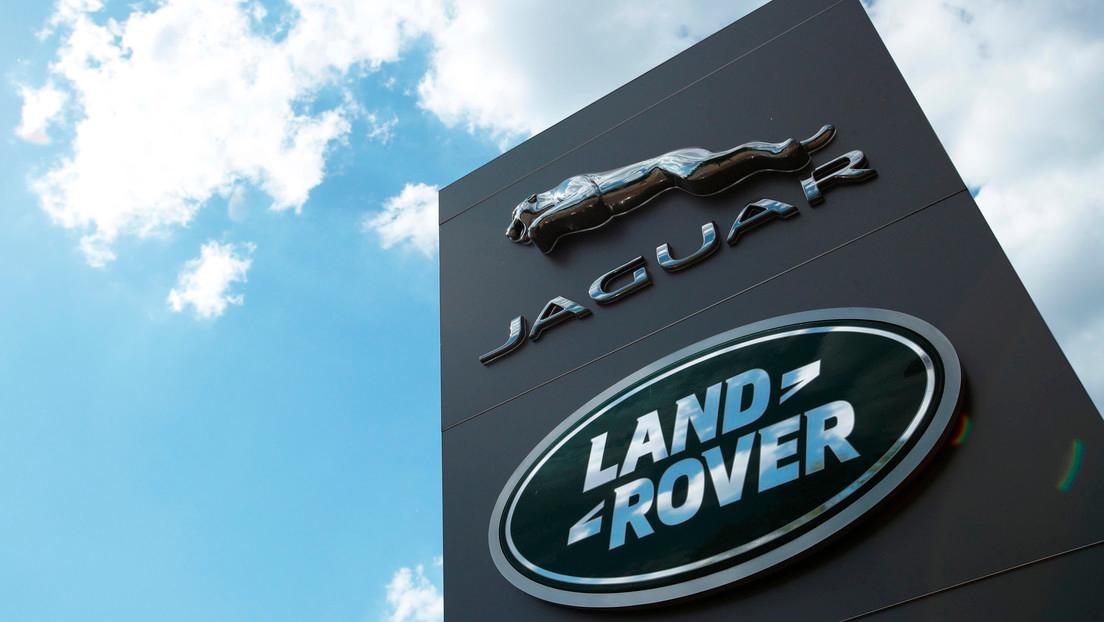 Despiden Land Rover employee by taking 808 permits